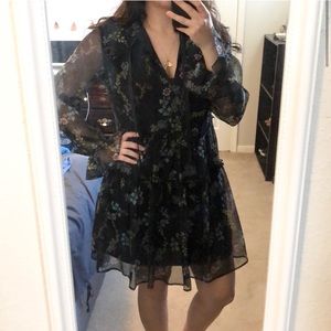 Who What Wear Floral Dress w/ Ruffle Sleeve- Small